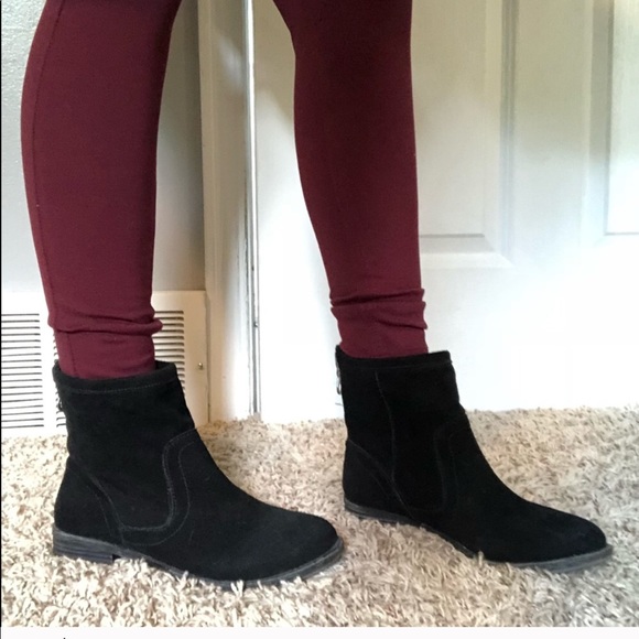 me too Black Suede Comfy EUC  Ankle Booties size 6 - Picture 7 of 7